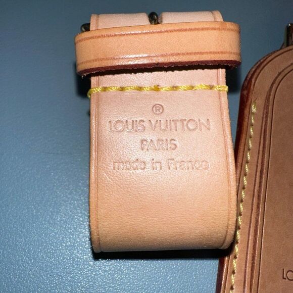 EUC Louis Vuitton Vachetta Luggage Tag & Poignant Set - Picture 3 of 5